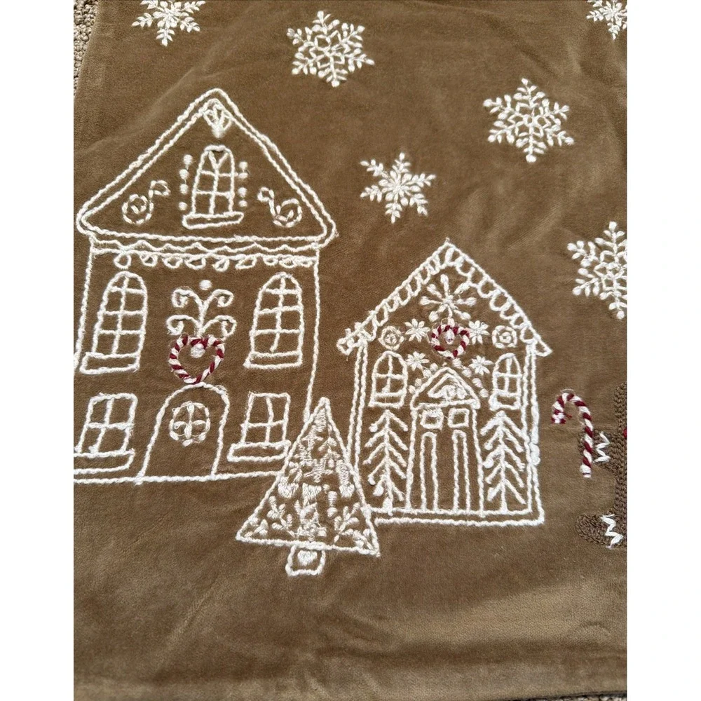 Pottery Barn Gingerbread Village‎ Embroidered Velvet Lumbar Pillow Cover 16